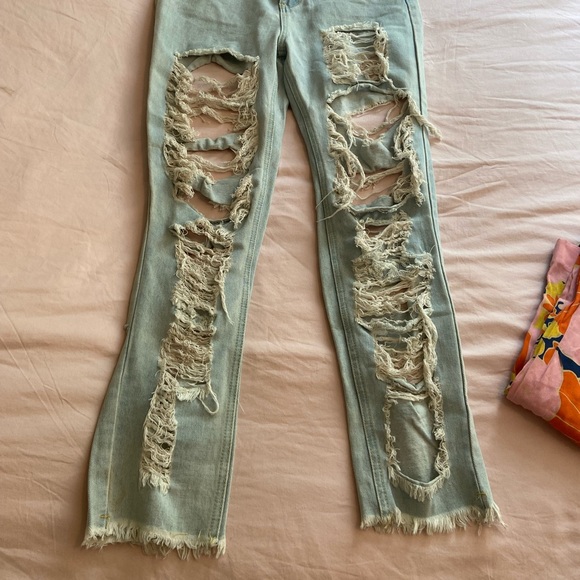 Pretty little thing distressed jeans - Picture 2 of 2